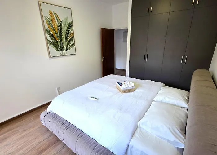 Steps To - Modern With 1gb Wi-fi * Larnaca