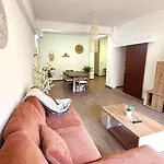 Steps To - Modern With 1gb Wi-fi لارنكا