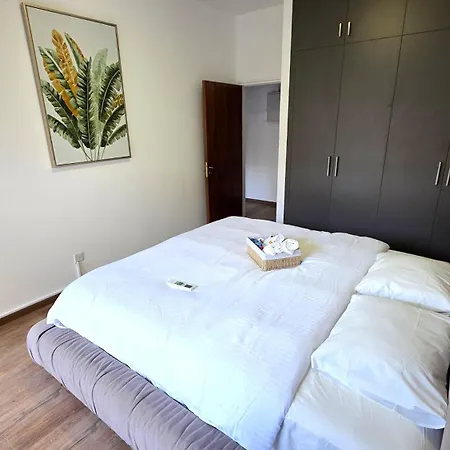 Steps To - Modern With 1gb Wi-fi * Larnaca