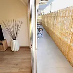 Steps To - Modern With 1gb Wi-fi Appartement *